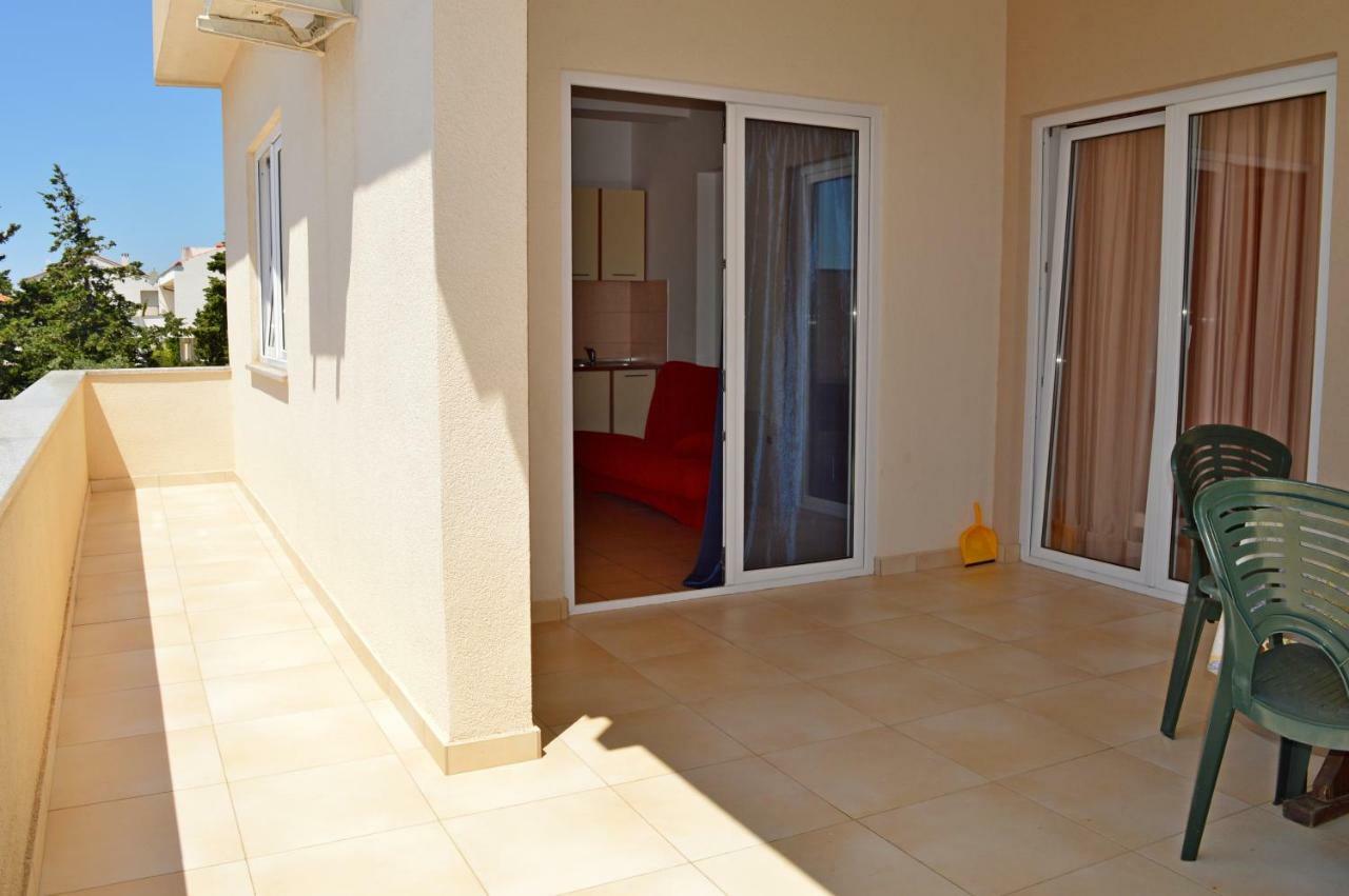 נובליה Apartmani Macak II מראה חיצוני תמונה