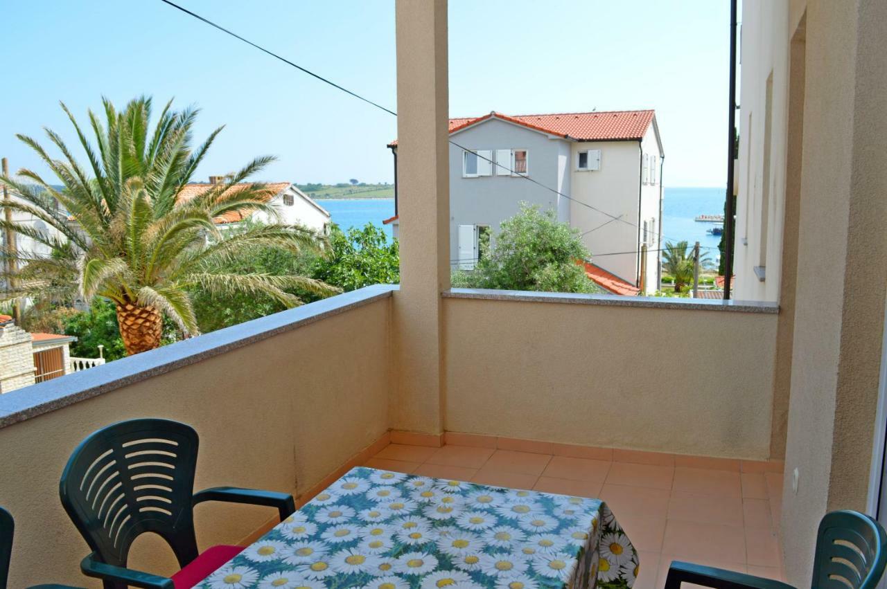 נובליה Apartmani Macak II מראה חיצוני תמונה