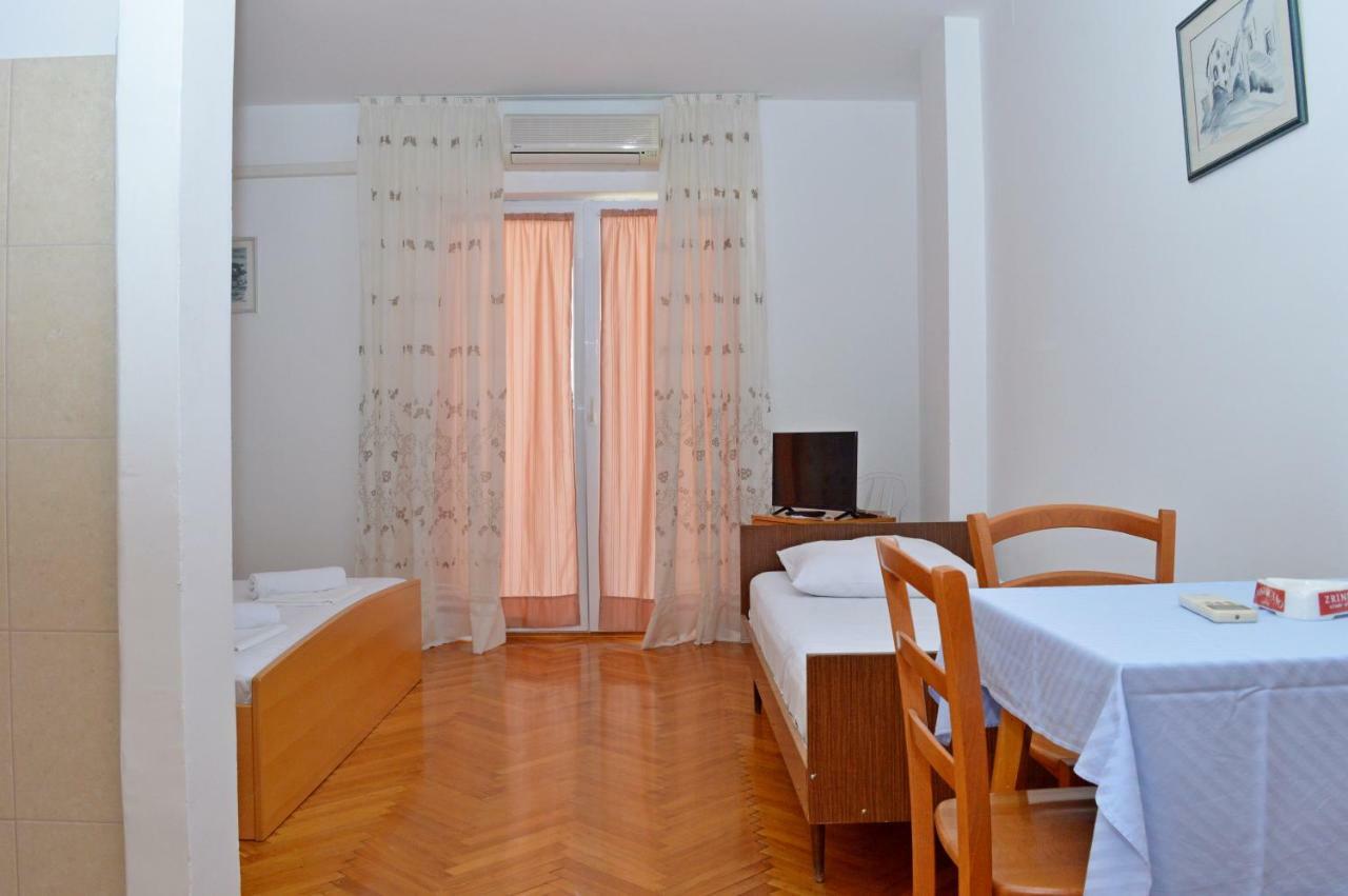 נובליה Apartmani Macak II מראה חיצוני תמונה
