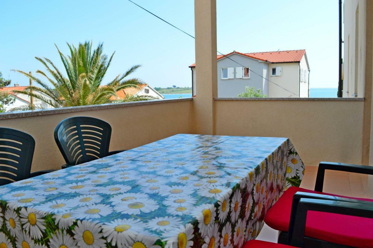 נובליה Apartmani Macak II מראה חיצוני תמונה